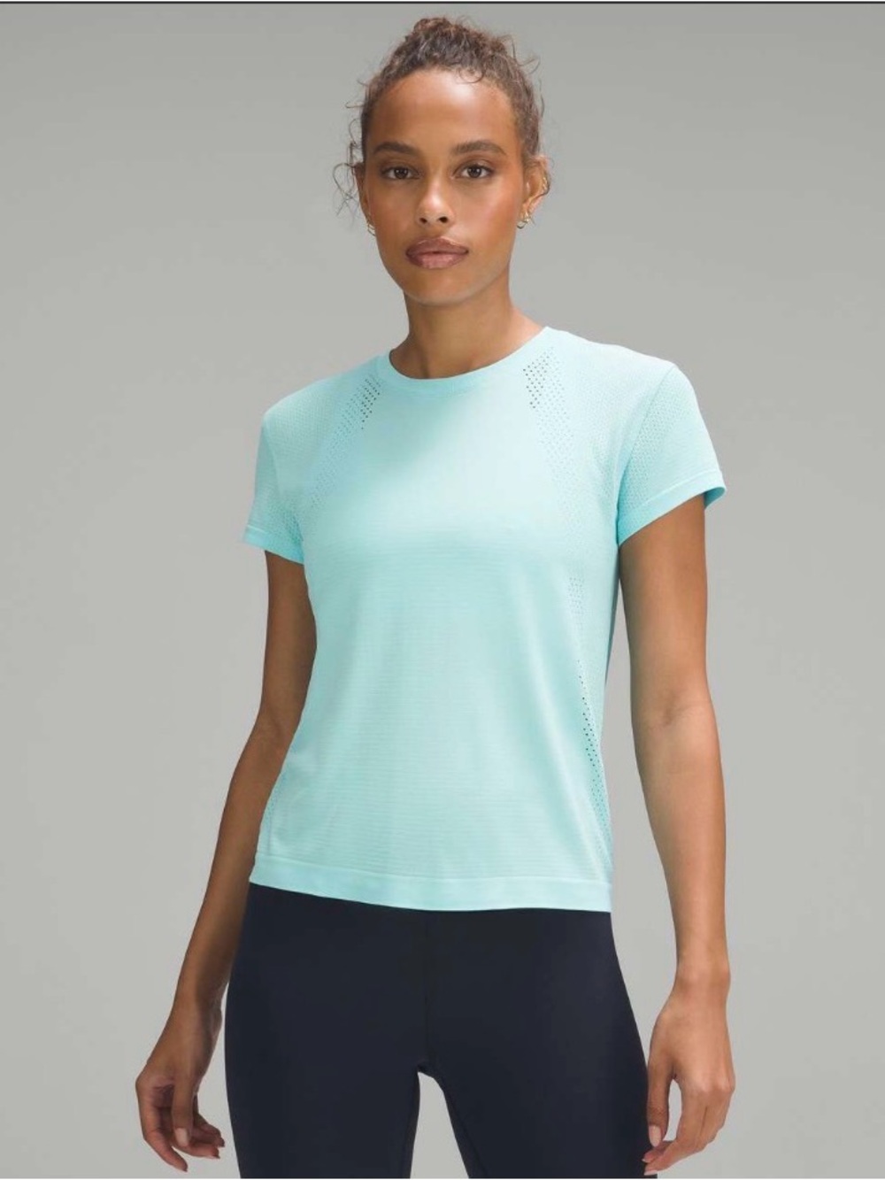 Lululemon Train to Be Short Sleeve Shirt Cyan Blue Size 6